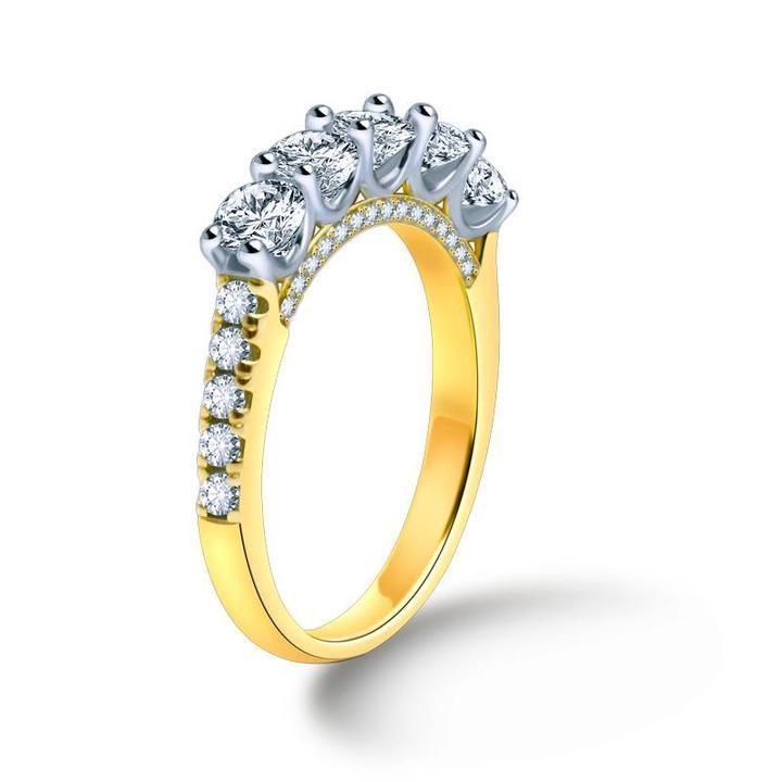 Amélie – Inel delicat din diamant cu ornament în formă de coroană.