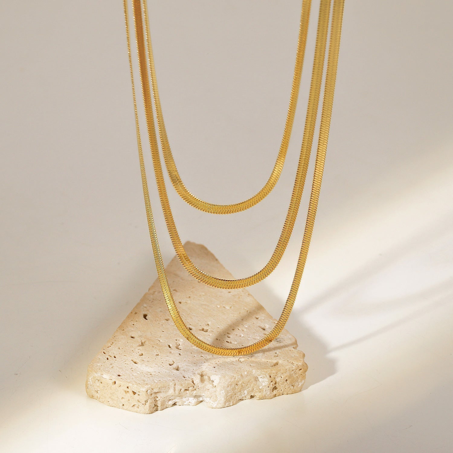 Sofie – Colier cu mai multe straturi din aur fin.