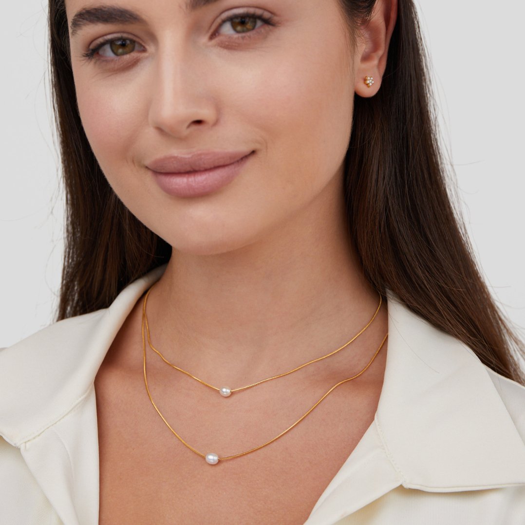 Sabina – Lanț de aur cu două straturi și piatră închisă.
