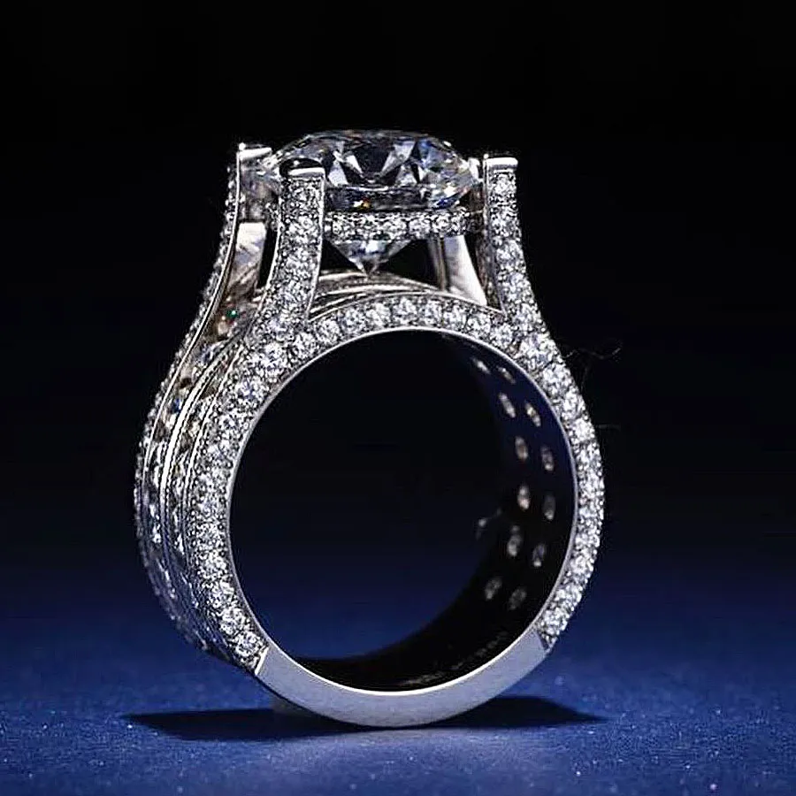 Jasmin – Un inel de diamant foarte strălucitor cu ramă vintage