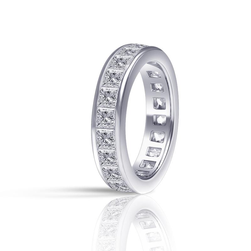 Maren – Inel din argint cu diamant și bandă subțire.
